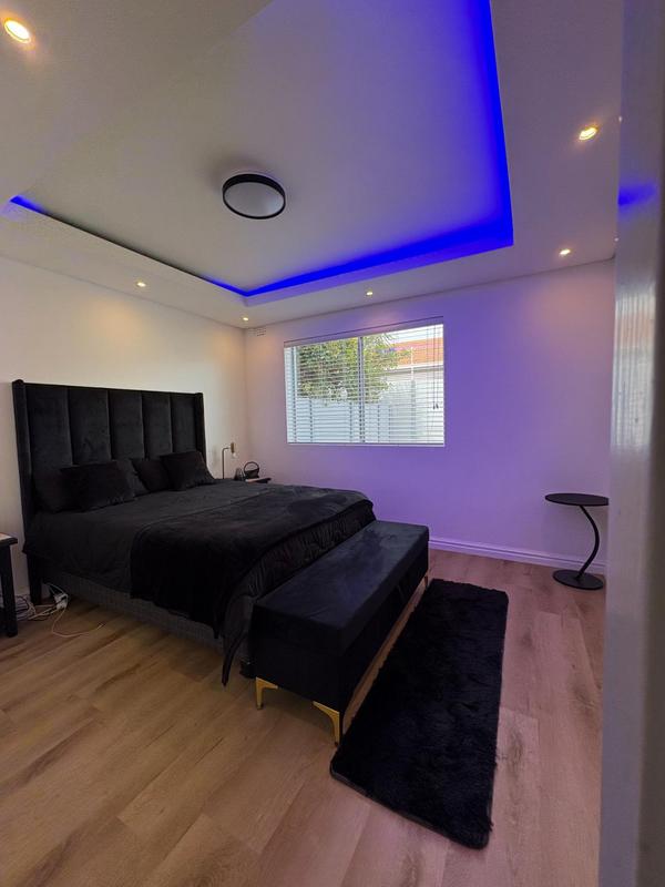 To Let 2 Bedroom Property for Rent in Lansdowne Western Cape